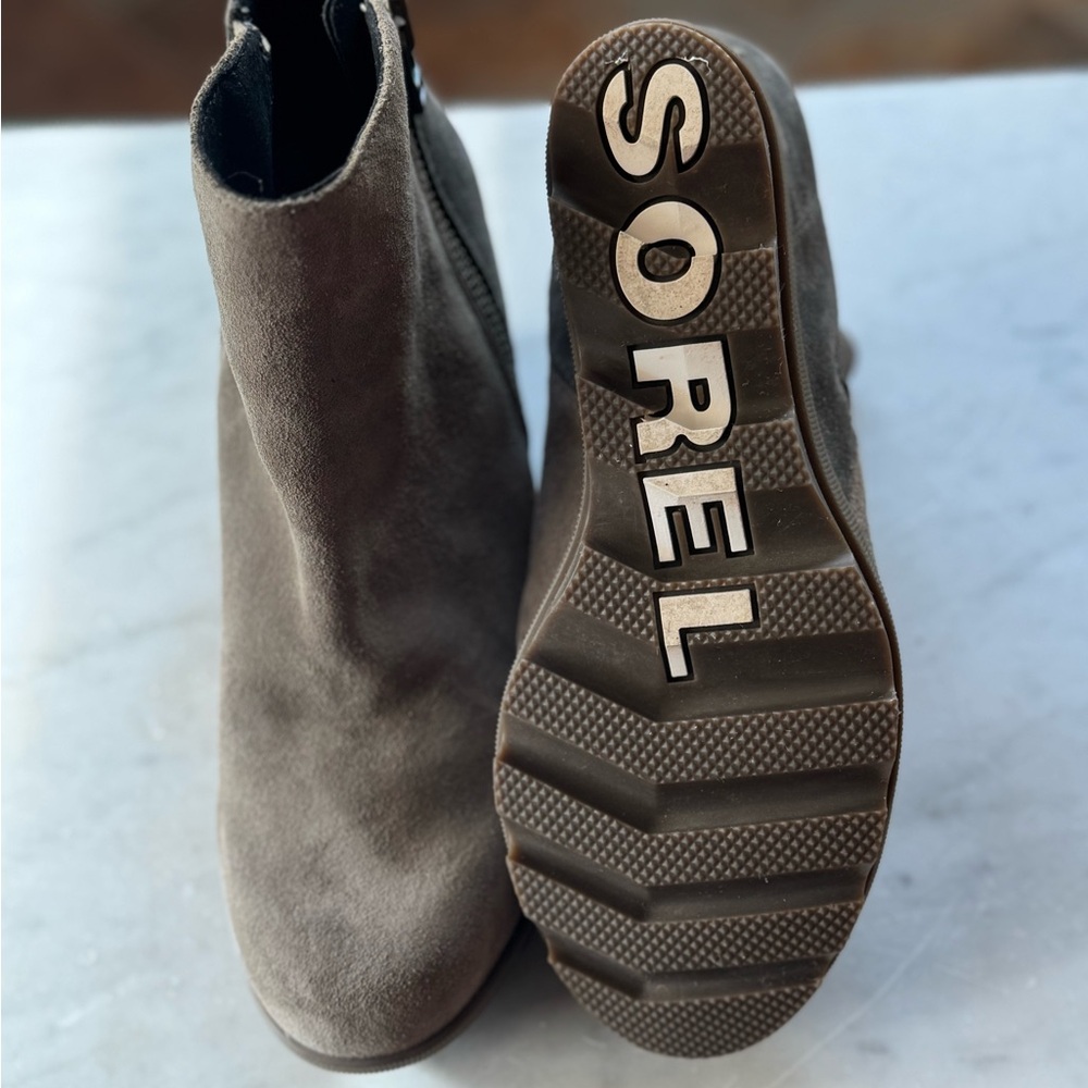 SOREL beautiful suede wedge booties